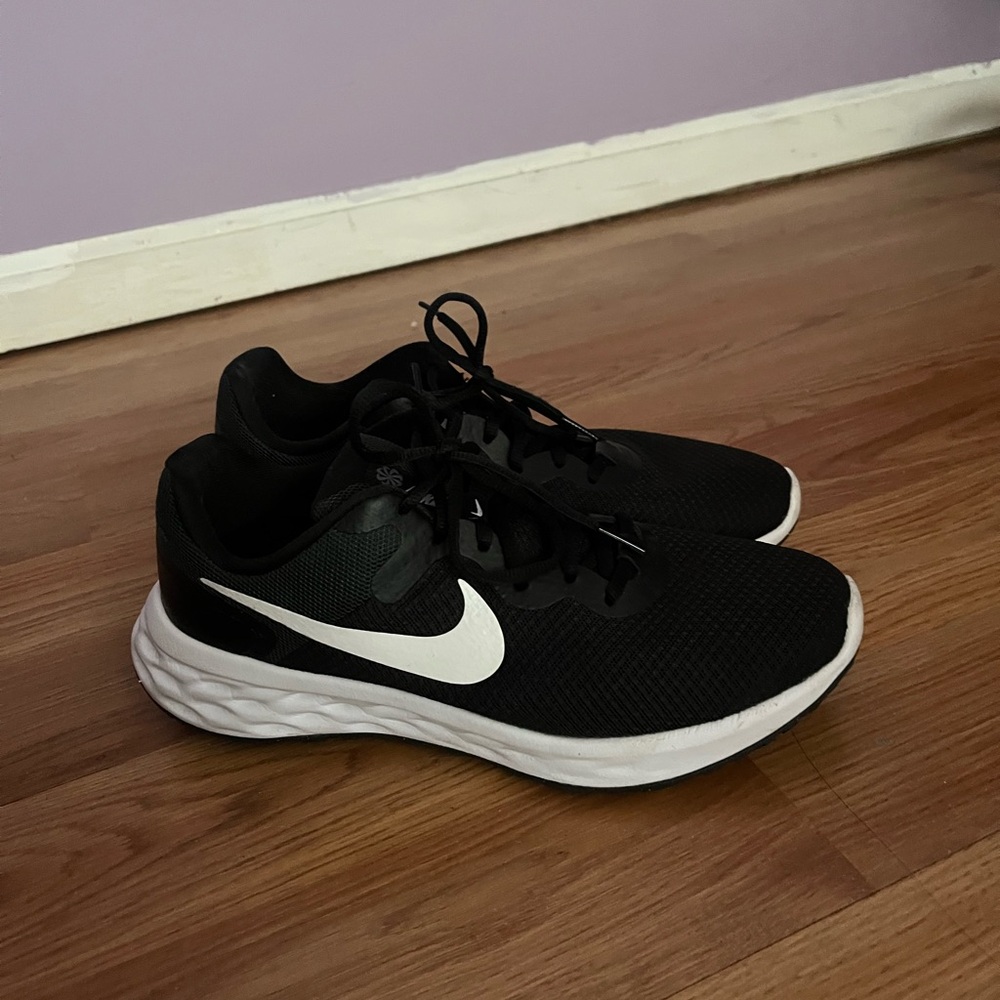 Nike Black and White Sneakers